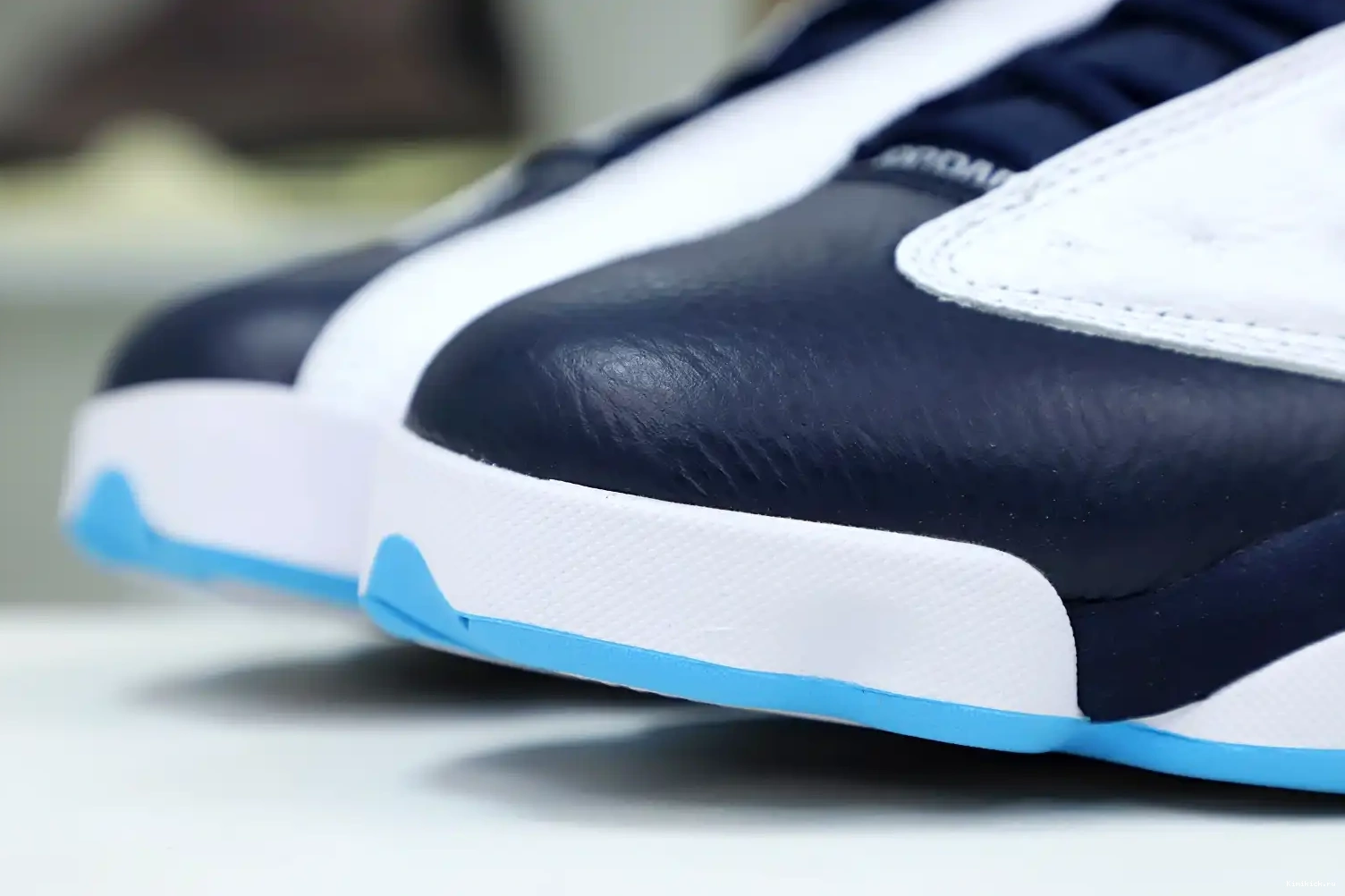 WHITE JORDAN POWDER BLUE Kimikick 414571-144 RETRO AIR 13 OBSIDIAN 0524